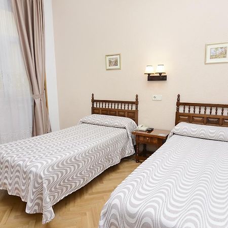 Hostal Biarritz Madrid Ngoại thất bức ảnh