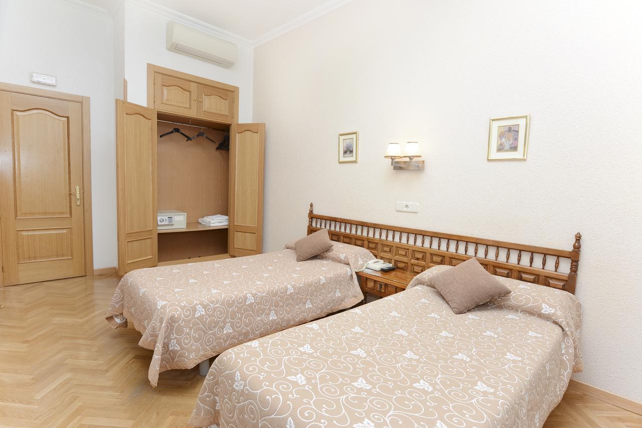 Hostal Biarritz Madrid Ngoại thất bức ảnh